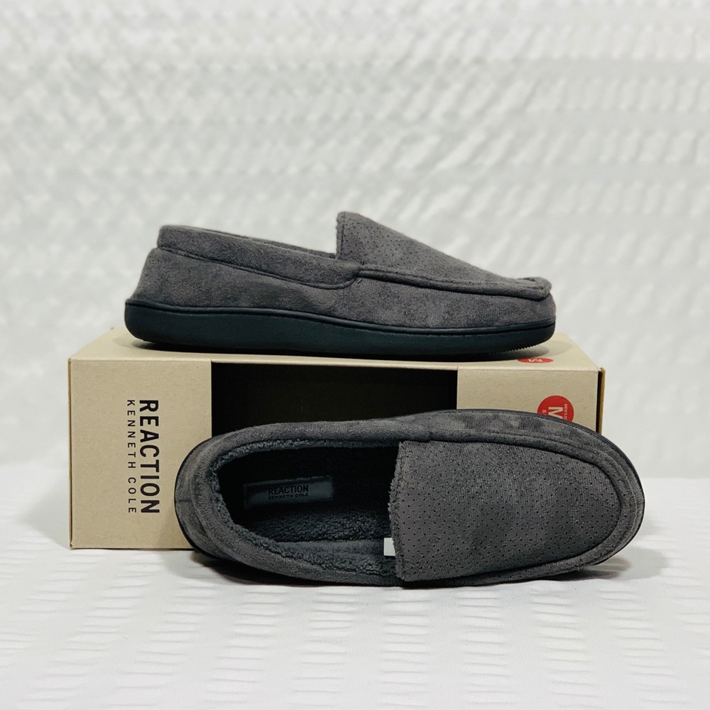New Kenneth Cole Loungers/Slippers/ Medium (8-9)